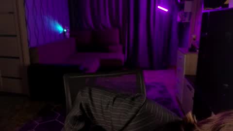 Snapshot of neganxxl chatting on 11-27-25, 04:03 Negan online show from 11-27-25, 04:03