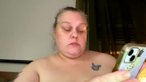 Nellie Atlas online show from 10-24-25, 02:52