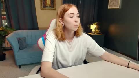 Snapshot of nelliemathers chatting on 11-19-25, 07:58 Nelli online show from 11-19-25, 07:58