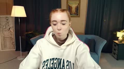 Snapshot of nelliemathers chatting on 11-22-25, 07:57 Nelli online show from 11-22-25, 07:57