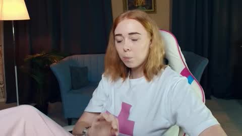 Snapshot of nelliemathers chatting on 11-29-25, 08:01 Nelli online show from 11-29-25, 08:01