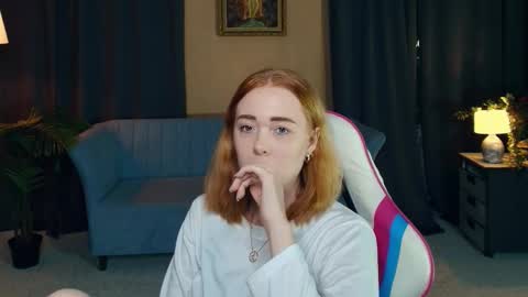 Snapshot of nelliemathers chatting on 12-14-25, 10:03 Nelli online show from 12-14-25, 10:03