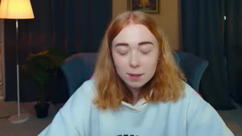 Snapshot of nelliemathers chatting on 12-18-25, 08:48 Nelli online show from 12-18-25, 08:48