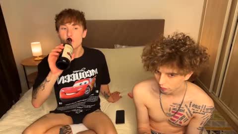 Snapshot of neocbb chatting on 12-02-25, 04:24 LEO and STACY online show from 12-02-25, 04:24