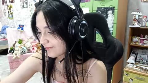 Mia online show from 09-26-25, 10:08