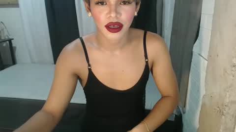 neomi online show from 10-23-25, 07:07