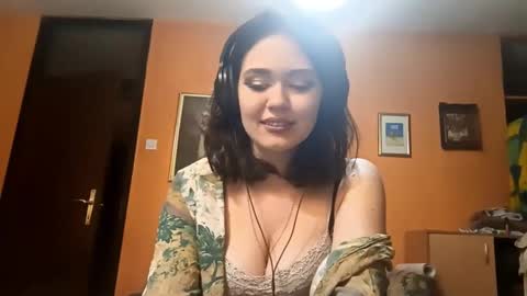 Snapshot of neomicounterman chatting on 10-14-25, 06:31 Elena online show from 10-14-25, 06:31