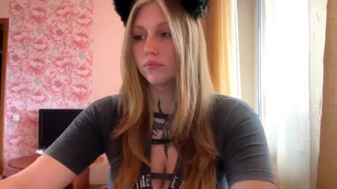 neomimaddern online show from 04-10-26, 06:18