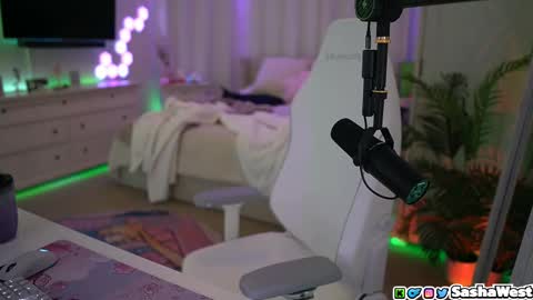 Sasha West online show from 11-18-25, 02:21