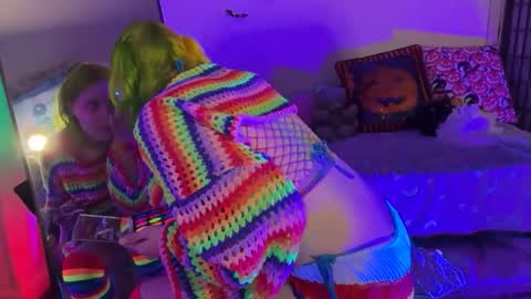 neonslug online show from 12-18-25, 08:37