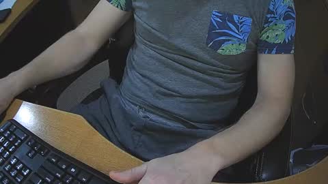 Snapshot of neotee3 chatting on 11-19-25, 09:26 Neotee online show from 11-19-25, 09:26