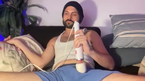 Snapshot of nerdynutstorm chatting on 10-22-25, 03:29 nerdynutstorm online show from 10-22-25, 03:29