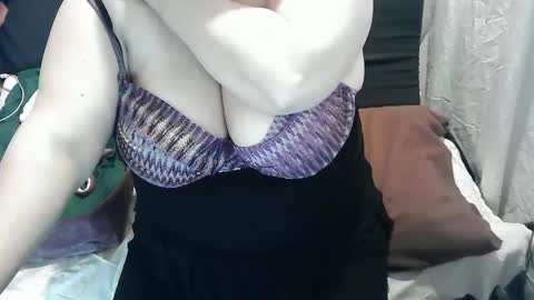 Snapshot of neslihan35 chatting on 02-14-25, 05:19 neslihan online show from 02-14-25, 05:19