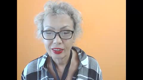 NessyJenixs online show from 09-27-25, 08:52