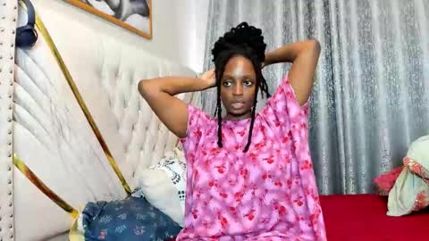 Snapshot of netfux_and_chill chatting on 01-18-26, 12:53 netfux_and_chill online show from 01-18-26, 12:53