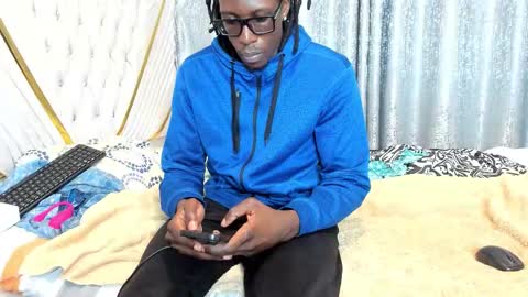 Snapshot of netfux_and_chill chatting on 03-12-26, 06:14 netfux_and_chill online show from 03-12-26, 06:14