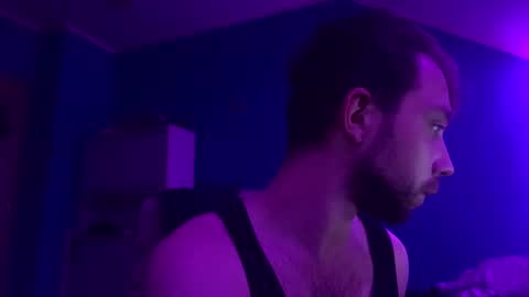 Snapshot of neverland966 chatting on 10-12-25, 08:41 Mark online show from 10-12-25, 08:41