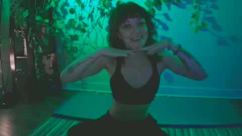 luna online show from 01-01-25, 02:09