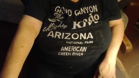 Lilly  online show from 10-11-25, 03:06