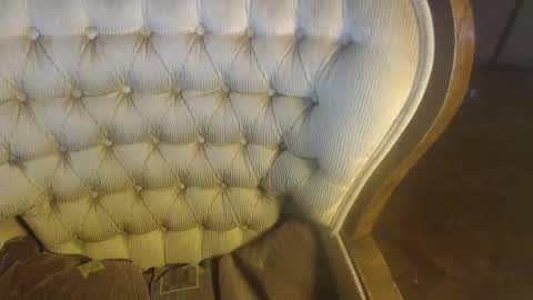 Lilly  online show from 11-24-25, 02:39