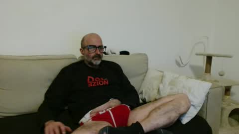 Snapshot of new_simi_74 chatting on 11-22-25, 08:30 simi online show from 11-22-25, 08:30