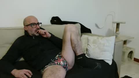 Snapshot of new_simi_74 chatting on 11-26-25, 07:37 simi online show from 11-26-25, 07:37