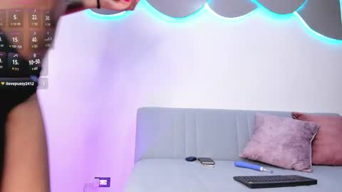 Snapshot of newbarbiedolly chatting on 11-08-25, 10:30 ximena online show from 11-08-25, 10:30