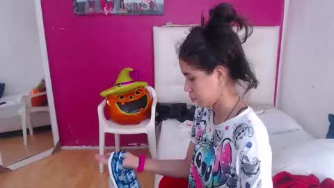 nextdoor_fantasy online show from 11-05-25, 03:39