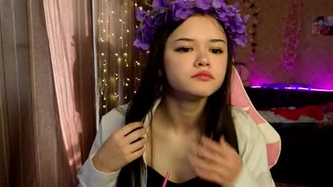Snapshot of nezo_cutee chatting on 10-20-25, 08:15 Nezoro online show from 10-20-25, 08:15