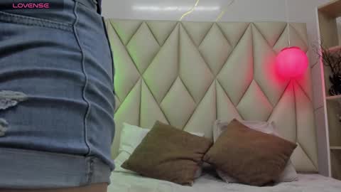 Milena online show from 12-22-24, 01:11