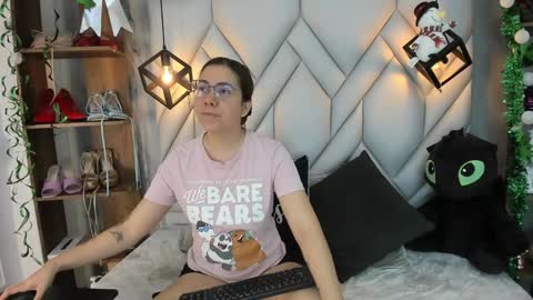 Milena online show from 01-06-25, 01:41