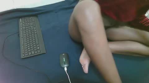 nia_0 online show from 02-11-26, 06:46