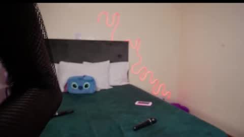 kikiNiaAria online show from 12-11-24, 04:42