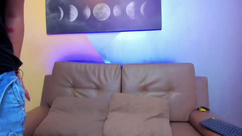 Estefani  online show from 01-06-25, 11:51