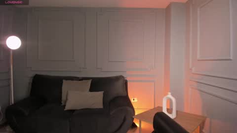 Call me Nia  online show from 02-20-25, 10:59