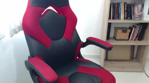 sara online show from 11-25-25, 02:50