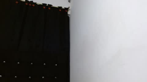 Snapshot of nicecherry_ chatting on 12-25-24, 05:16 Michell online show from 12-25-24, 05:16