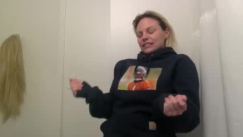 Amber online show from 01-10-26, 04:25