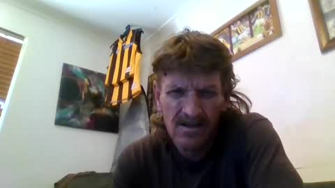 Snapshot of niceozziecockxxx chatting on 01-29-25, 01:05 Sexiishaine online show from 01-29-25, 01:05