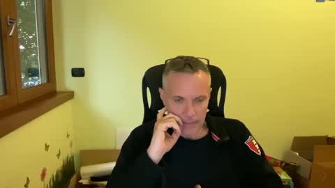 Snapshot of niceshy_71 chatting on 10-01-25, 04:46 Andrew online show from 10-01-25, 04:46