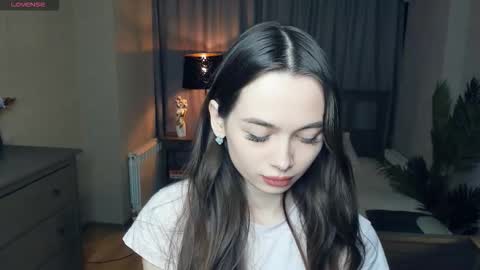 Snapshot of nichelledorris chatting on 02-01-26, 07:34 Nicole online show from 02-01-26, 07:34