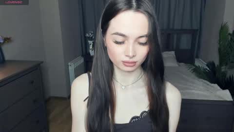 Snapshot of nichelledorris chatting on 02-27-26, 07:36 Nicole online show from 02-27-26, 07:36