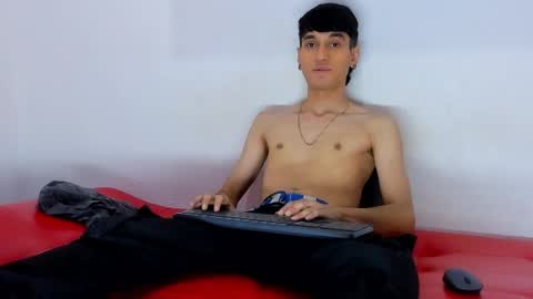 Snapshot of nick_damon chatting on 12-07-24, 01:07 Nick online show from 12-07-24, 01:07