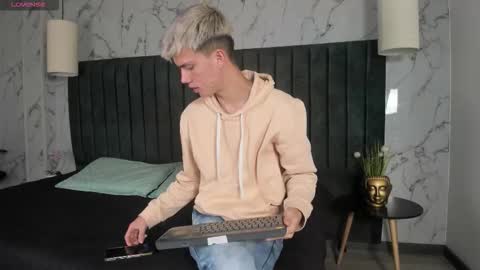 Nick  online show from 11-08-25, 11:43