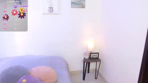 Snapshot of nickeymoon chatting on 11-28-25, 01:03 Nicole Silvermoon online show from 11-28-25, 01:03