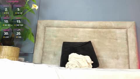 Your baby Nicol  online show from 02-18-26, 02:13