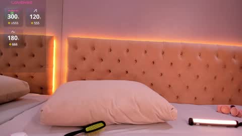 Nickie online show from 12-22-24, 10:38