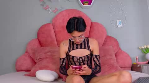 NICKI FOX  online show from 09-10-25, 02:55