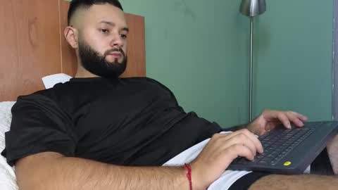 Nicolas              online show from 02-11-26, 10:04