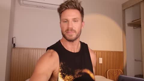 nickriverzxo online show from 10-26-25, 02:28